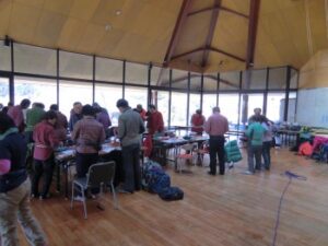 屋内でロープ、スリングの使い方実習